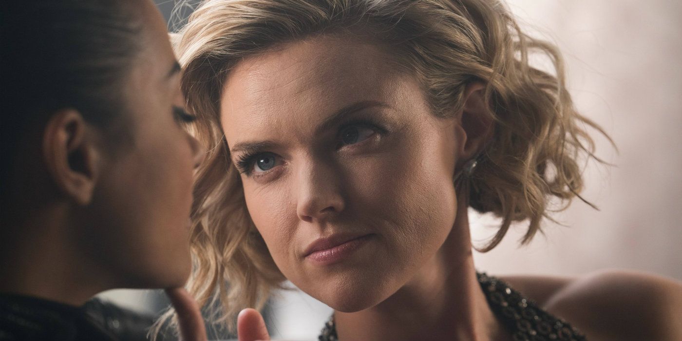 Jessica Lucas and Erin Richards in Gotham