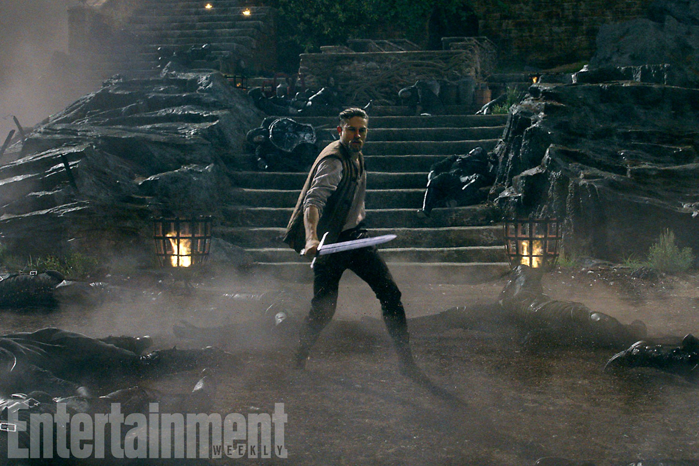Charlie Hunnam in King Arthur Legend of the Sword