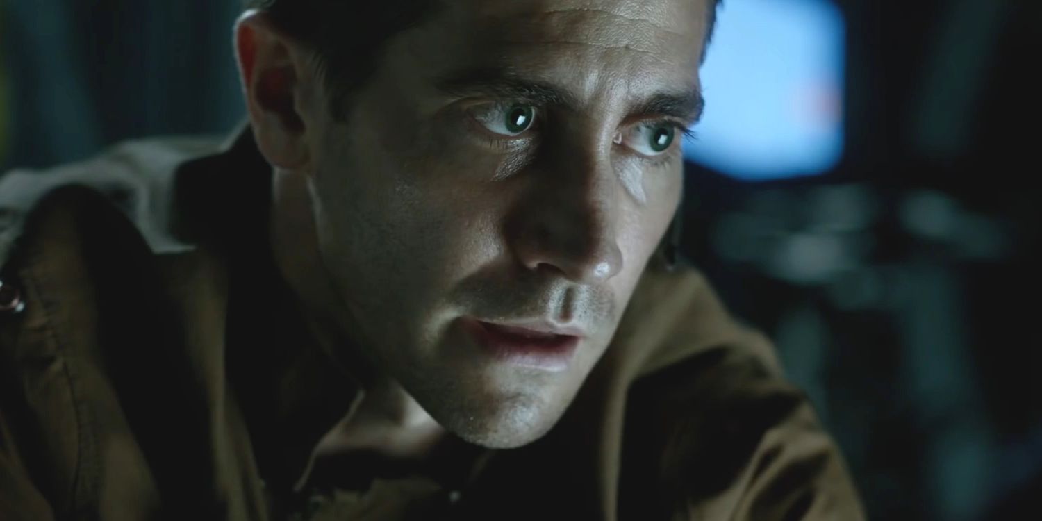 Jake Gyllenhaal as David looking intense in Life