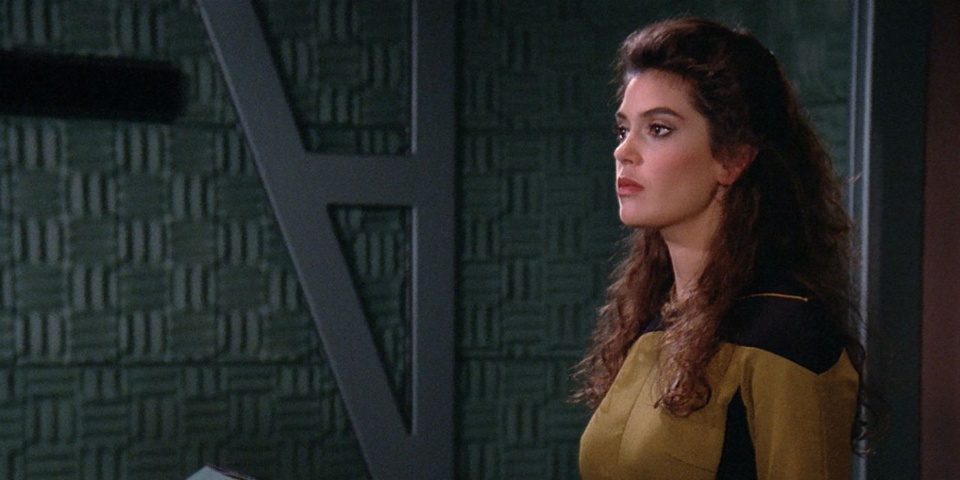Teri Hatcher in Star Trek the Next Generation