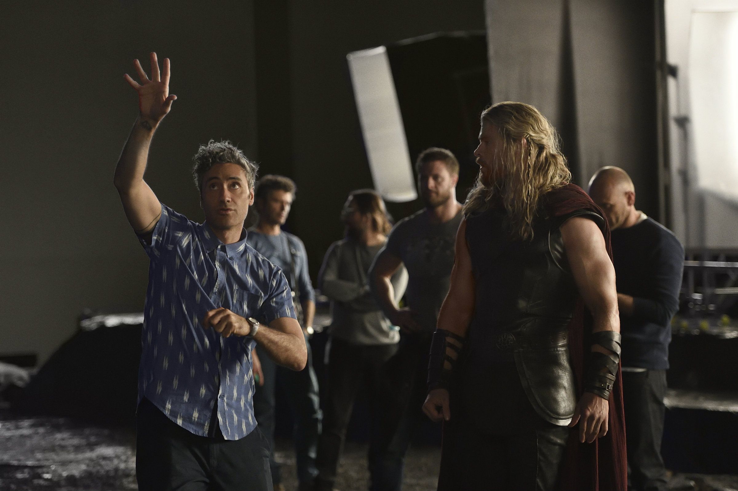 Thor: Ragnarok - Taika Waititi and Chris Hemsworth