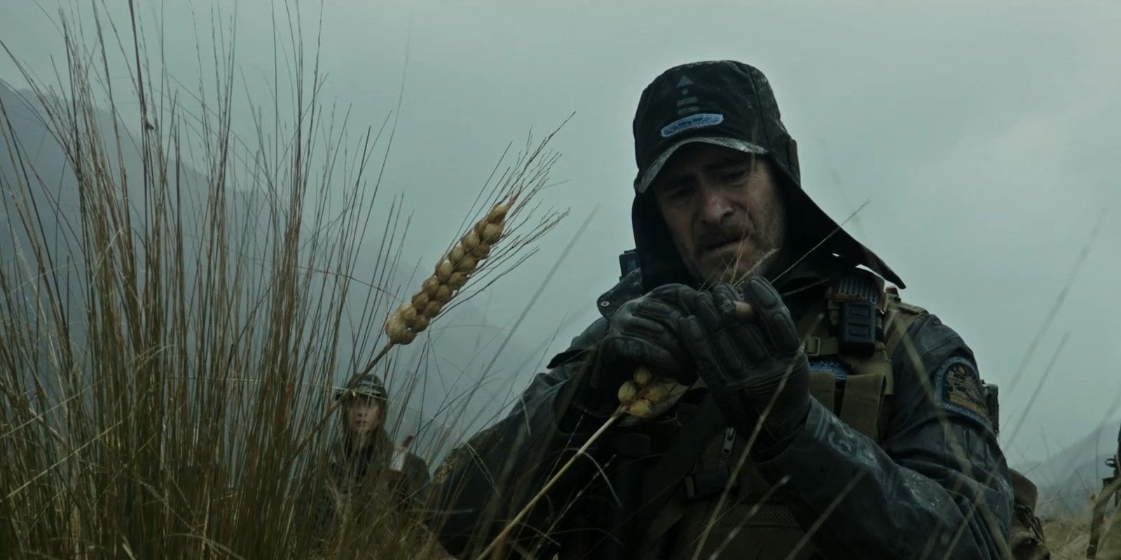 Alien Covenant - Sergeant Lope inspects wheat