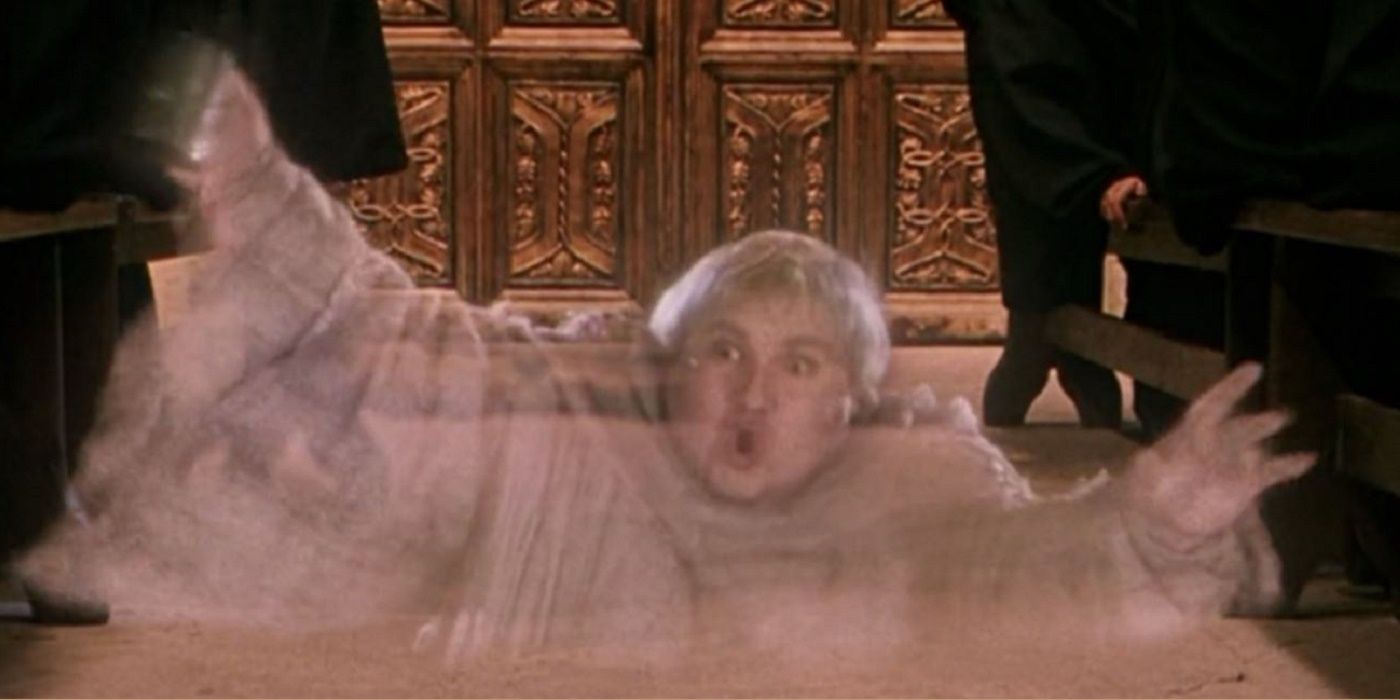 O Frade Gordo afundando no chão do Salão Principal em Harry Potter.