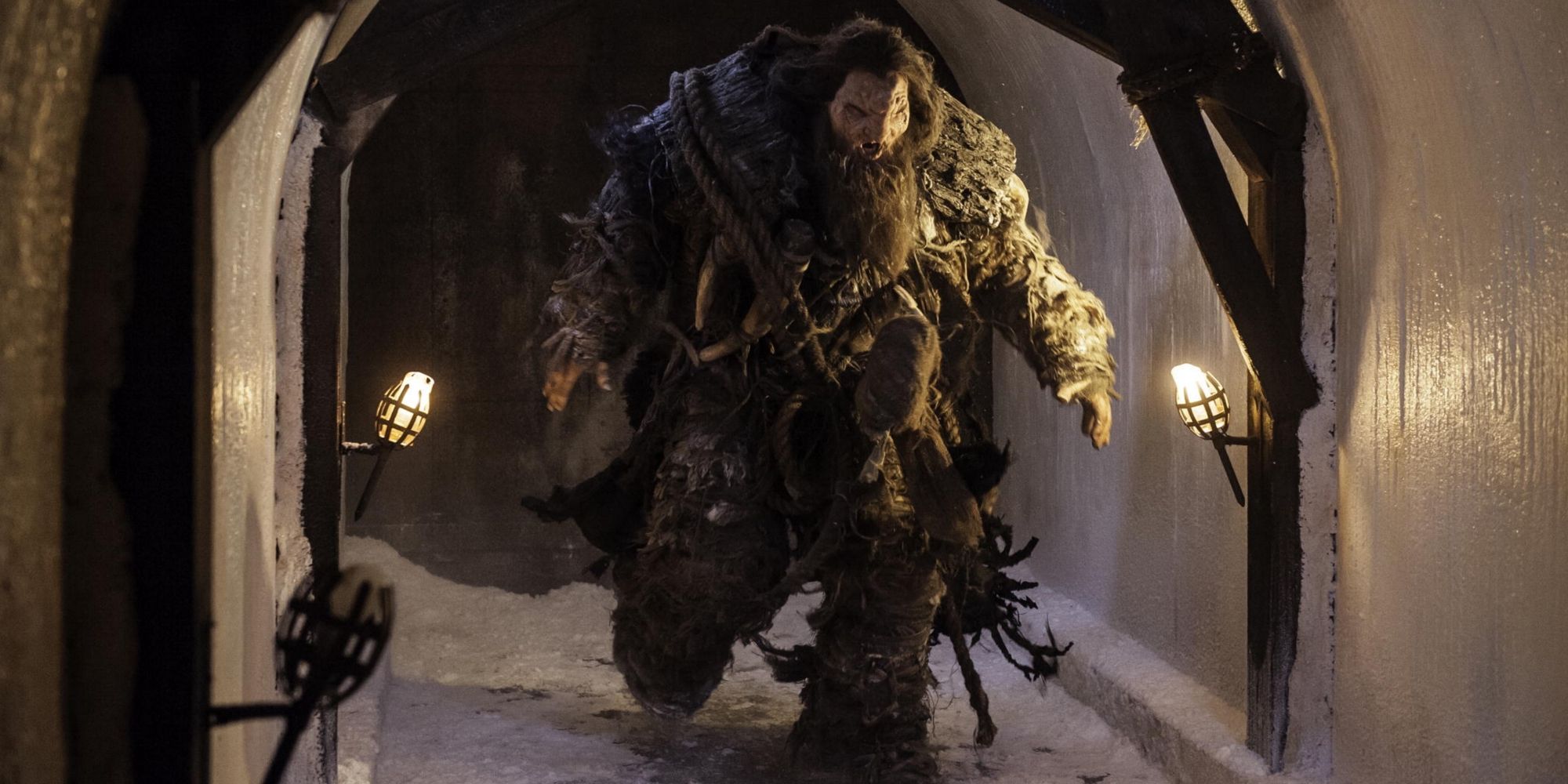 Mag the Mighty running down a hallway in GOT