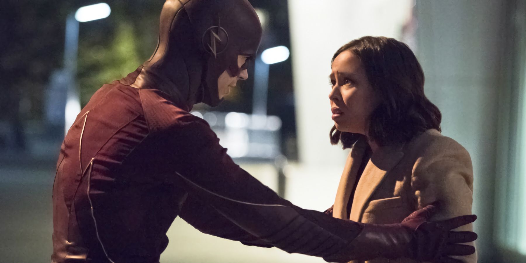 The Flash talks to Linda Park in Flash Season 2