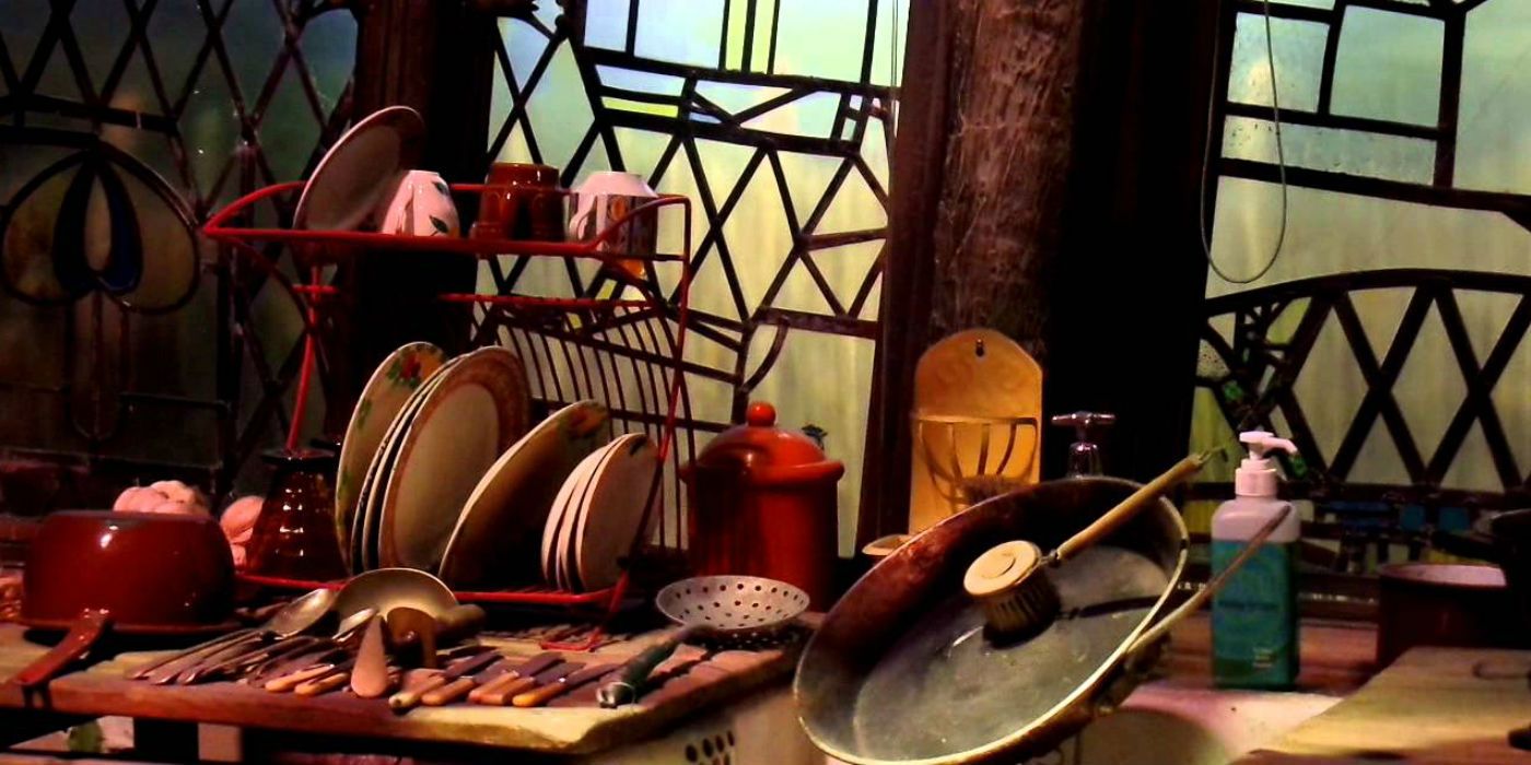 Self Cleaning Dishes at the Burrow in Harry Potter