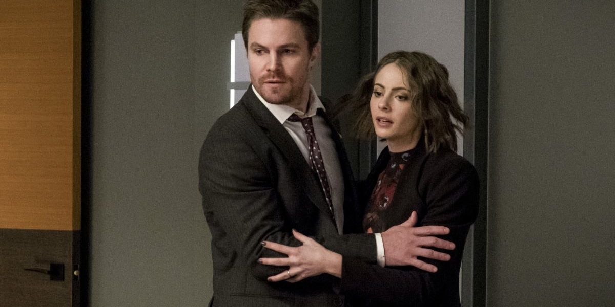 Stephen Amell and Willa Holland in Arrow Season 5