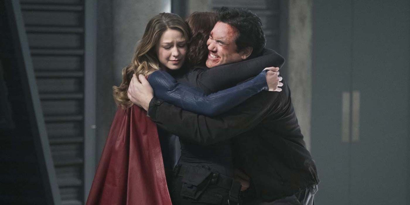 Supergirl Homecoming Kara, Alex and Jeremiah hugging