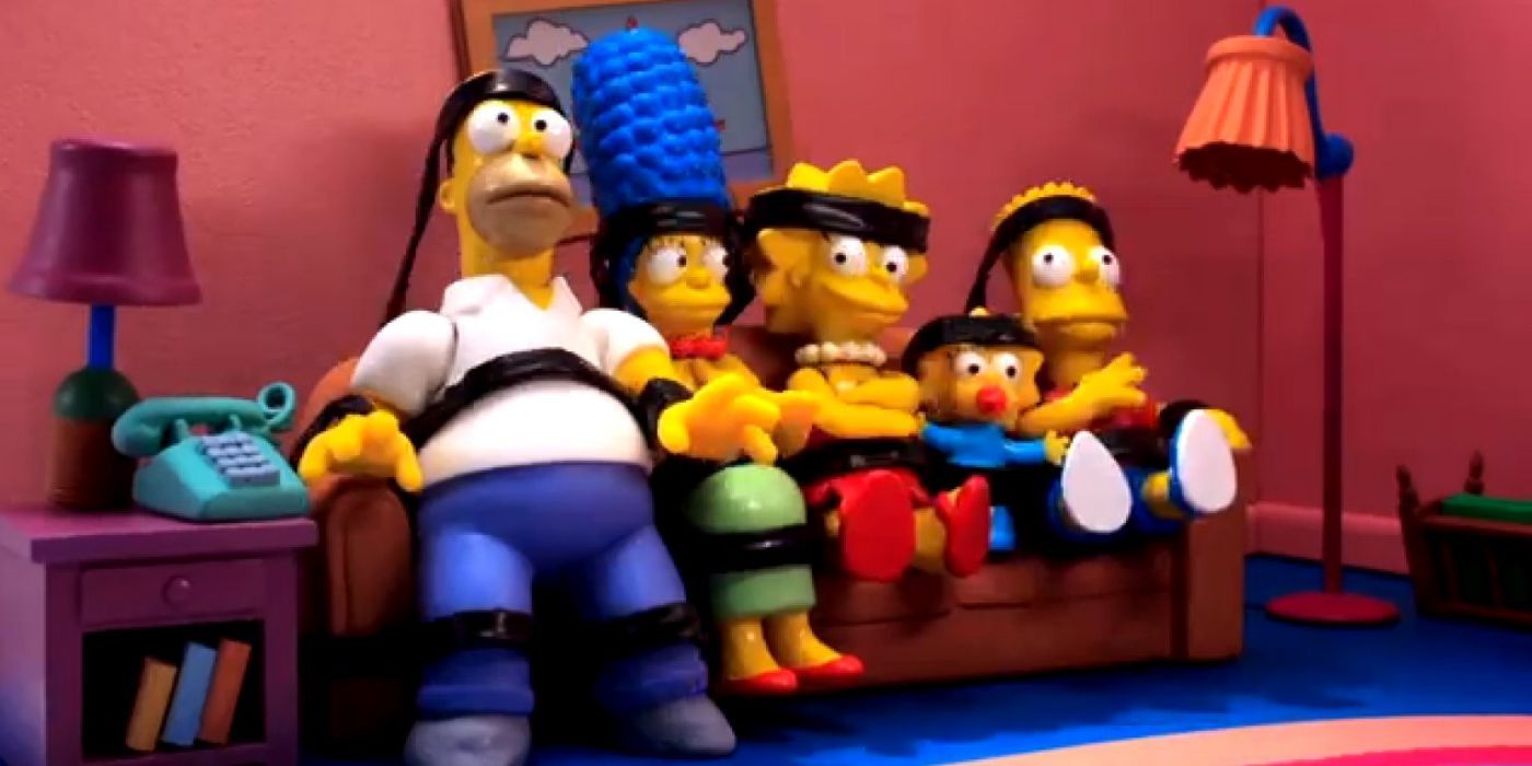 The Simpsons - Season 24 Robot Chicken Couch Gag