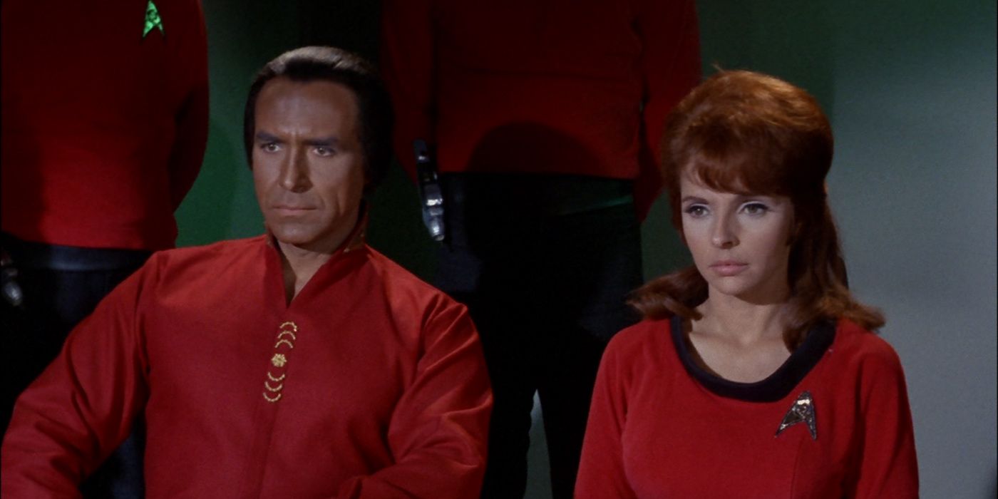 Khan e Marla McGivers in Space Seed - Star Trek
