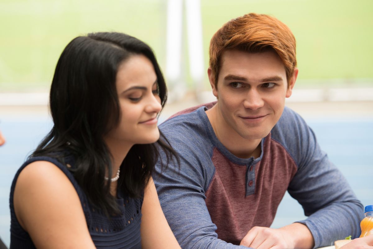 Riverdale: Faster, Pussycats! Kill! Kill! - Veronica and Archie