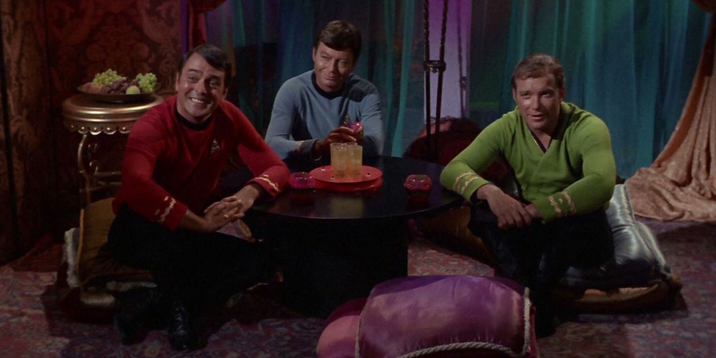 Scotty, McCoy and Kirk - Star Trek - Wolf in the Fold