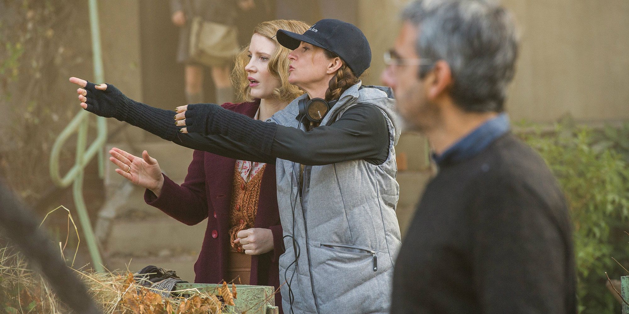 Niki Caro and Jessica Chastain on The Zookeeper's Wife set