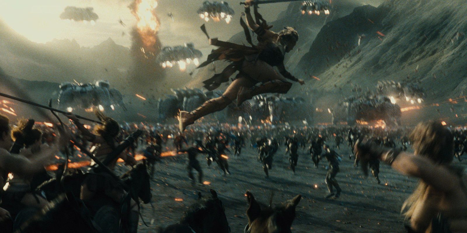 Justice League - Amazons fighting parademons