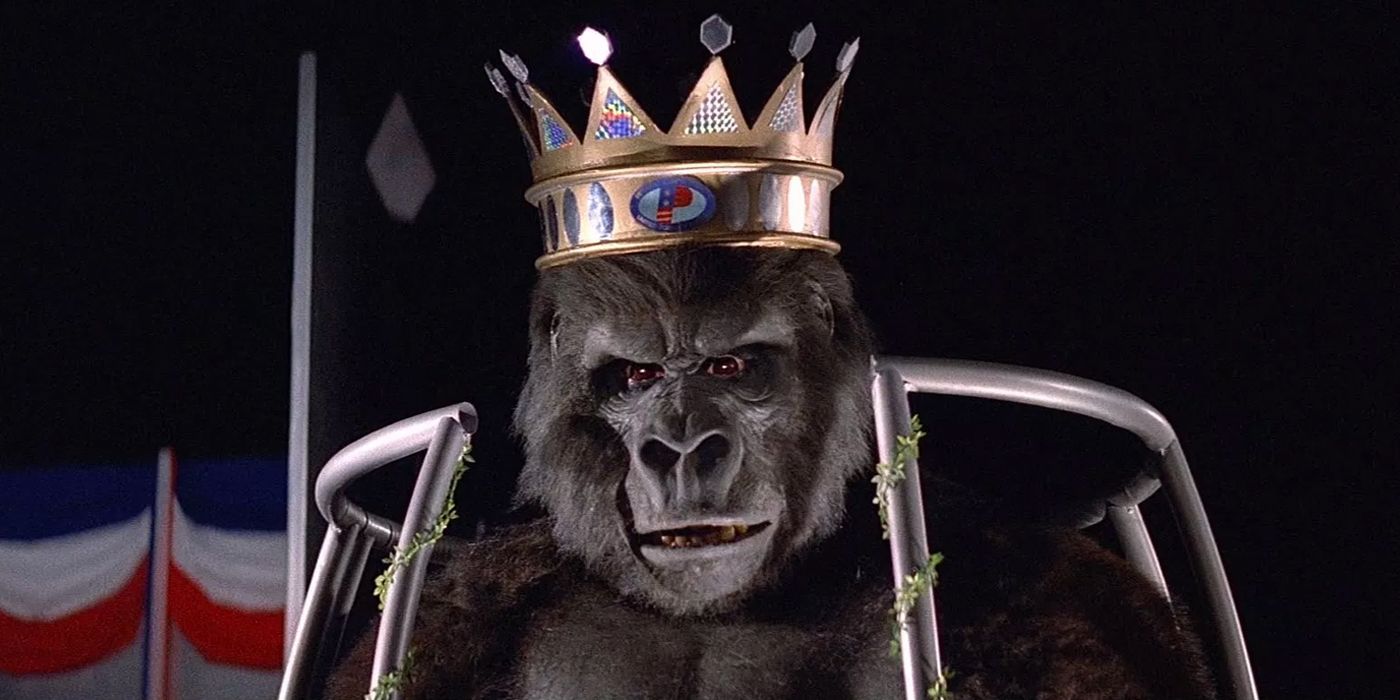 King Kong con una corona en la nueva versión de 1976