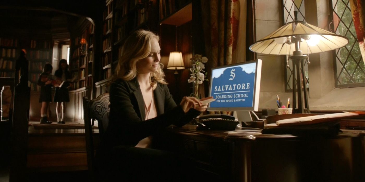 Caroline gets a letter from Klaus on The Vampire Diaries