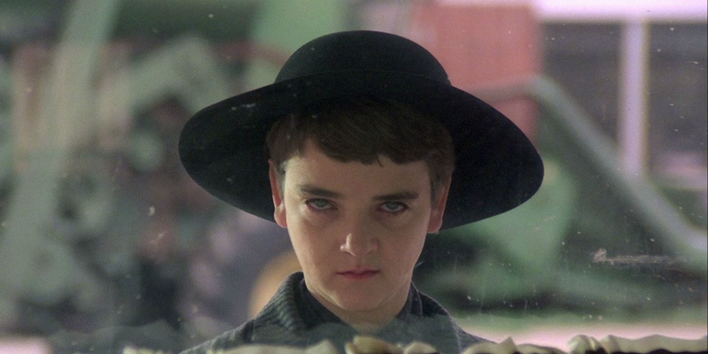 Isaac glares at the camera in Children of the Corn.