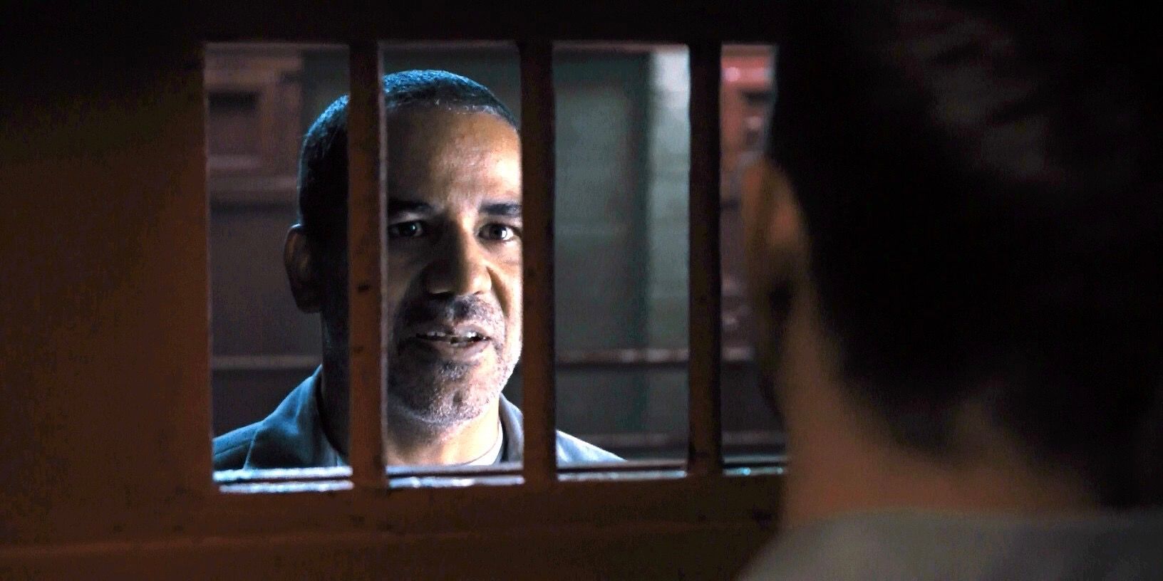 Drug lord Arturo Braga gets jailed in Fast & Furious (2009) 