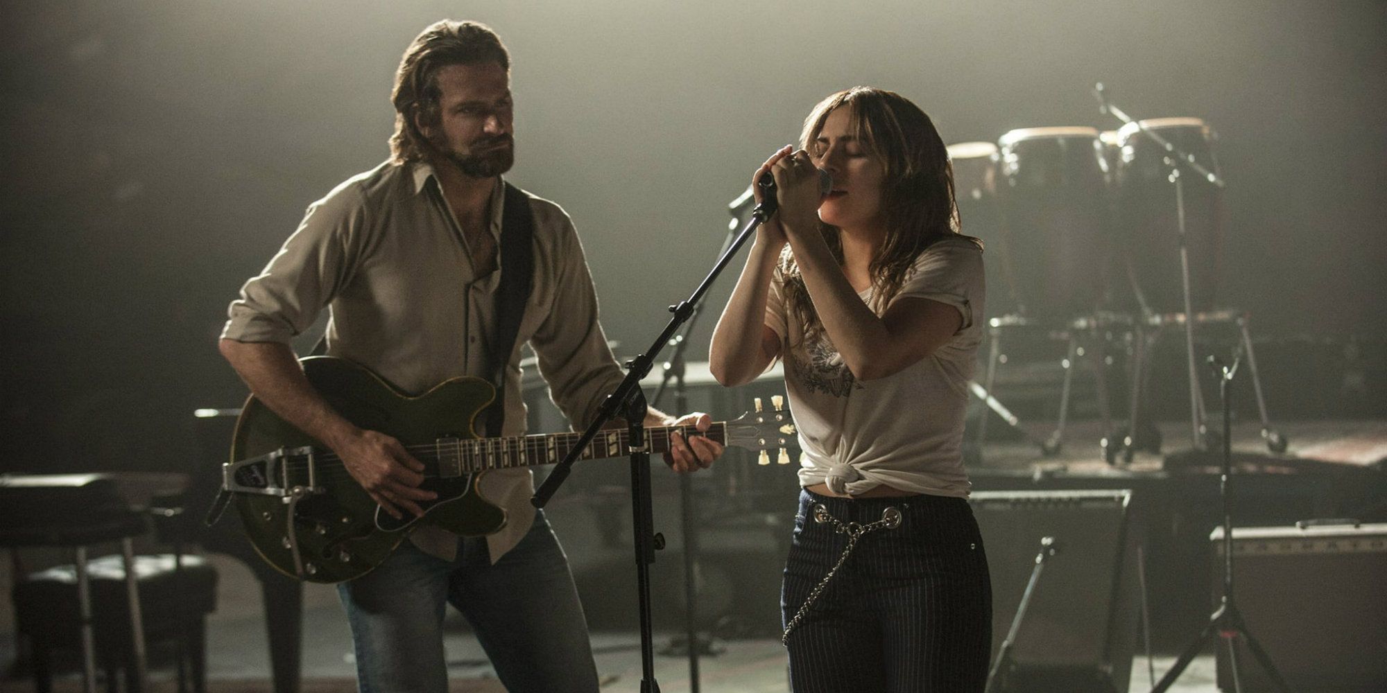 Bradley Cooper and Lady Gaga Singing on Stage in A Star Is Born