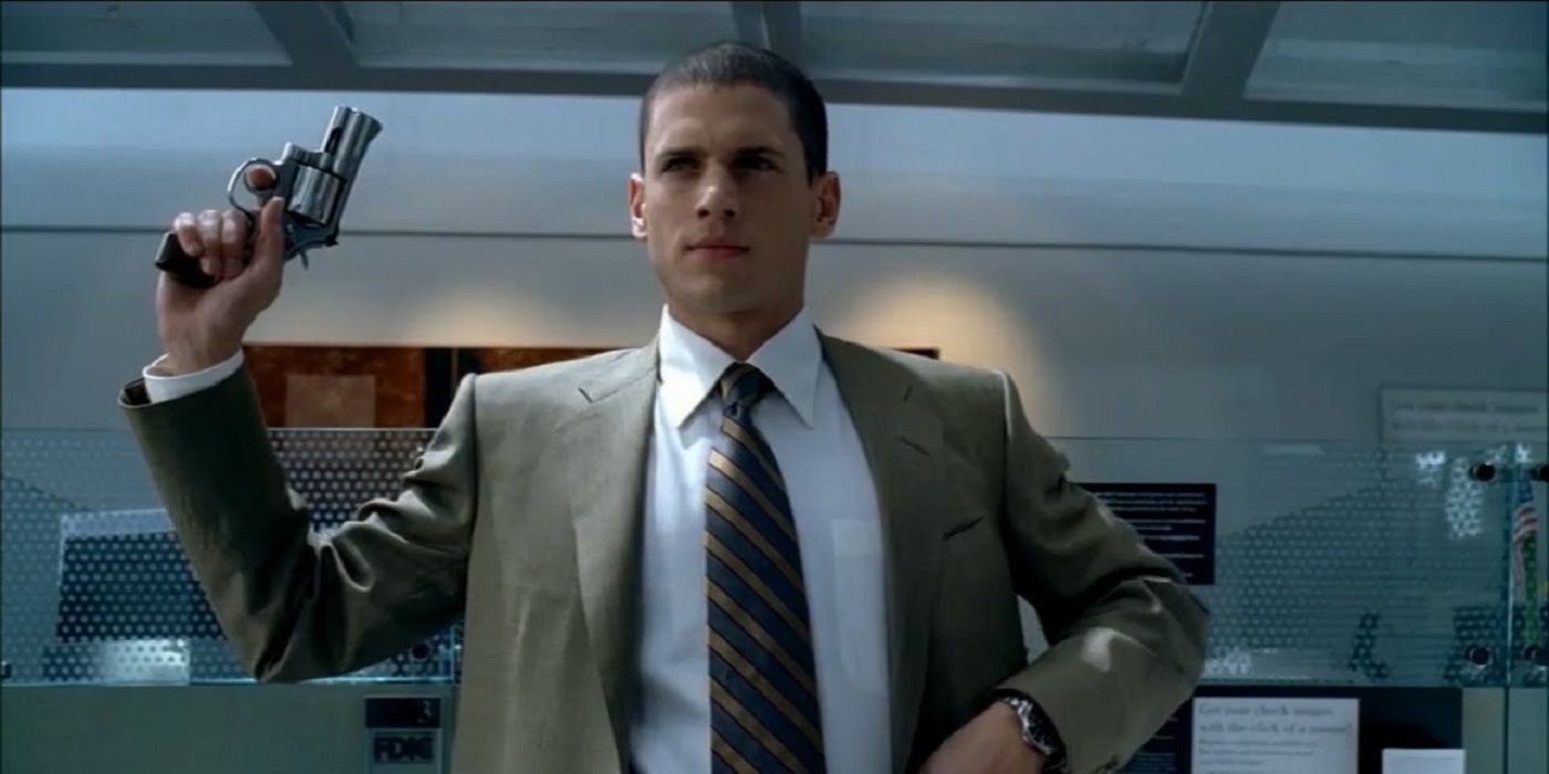 Prison Break, Michael Scofield's armed robbery in the pilot