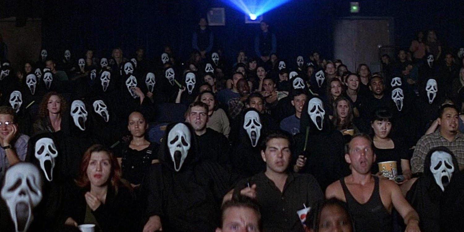 A packed out movie theatre for Stab in Scream 2