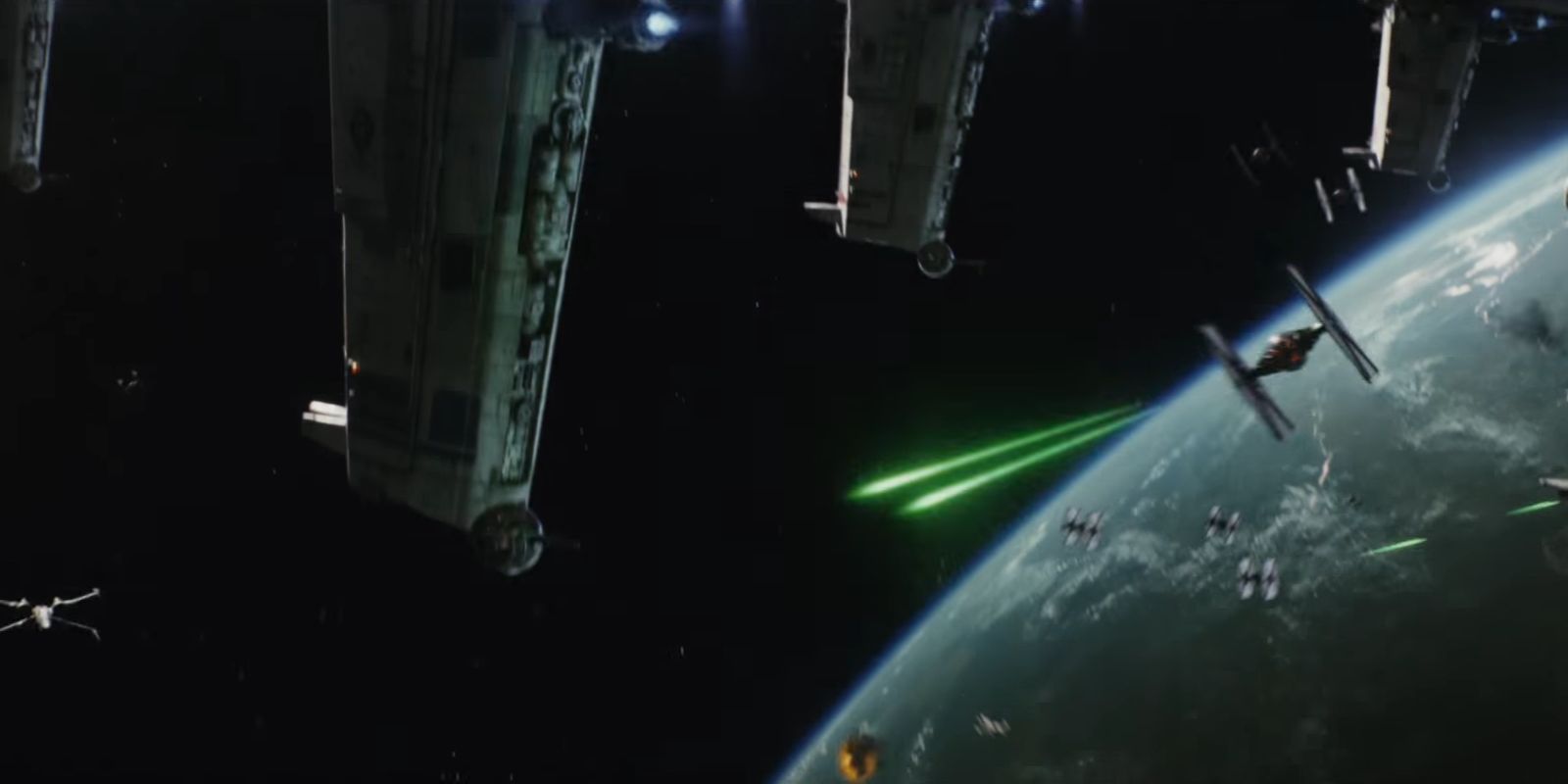 A space battle above D'Qar in Star Wars The Last Jedi