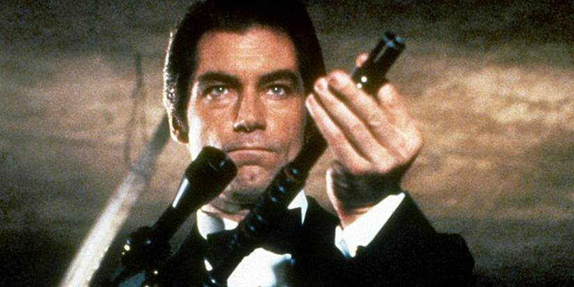 Timothy Dalton loading his camera gun in Licence to Kill
