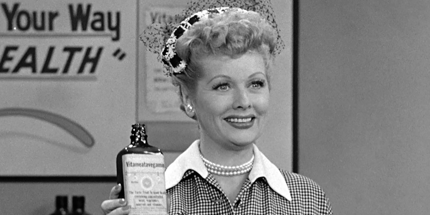 Lucille Ball smiling in I Love Lucy