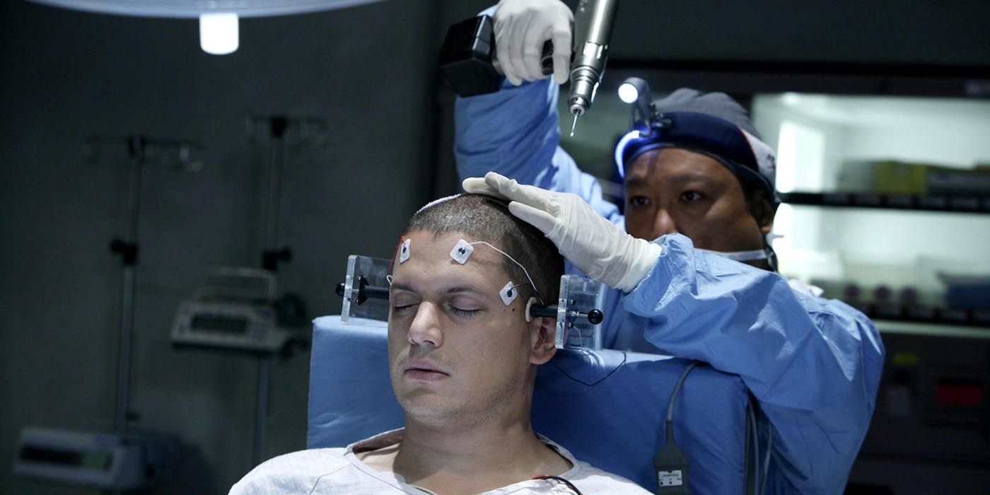 Michael Scofield being operated on by The Company in Prison Break