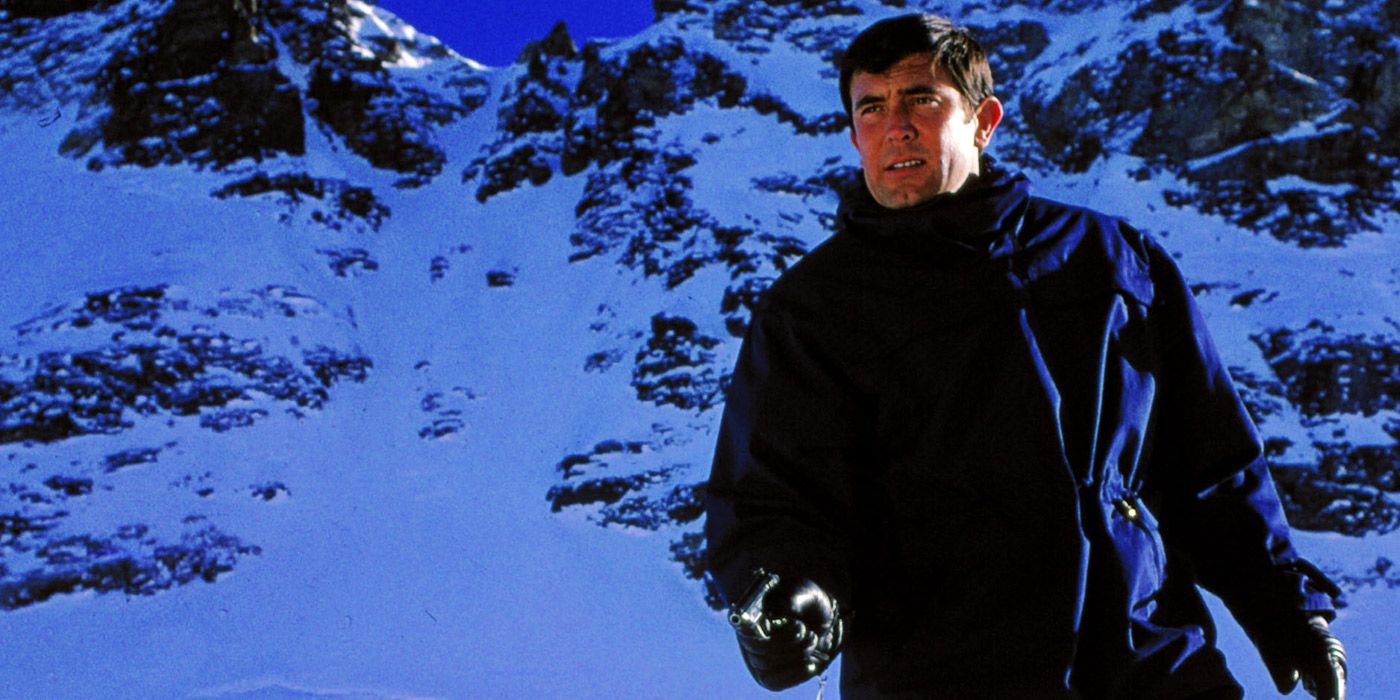 George Lazenby as Bond in the snow in On Her Majesty's Secret Service