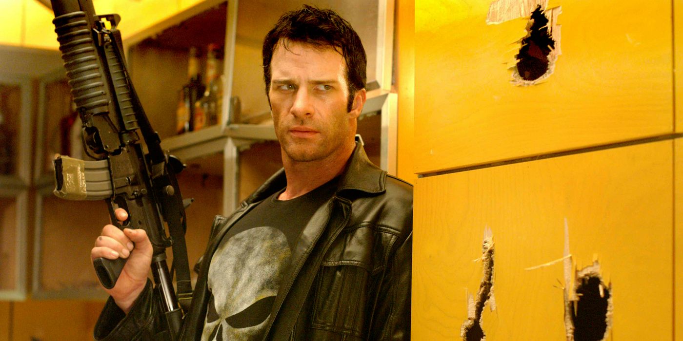 Thomas Jane holding a gun as Frank Castle in the 2004 version of The Punisher