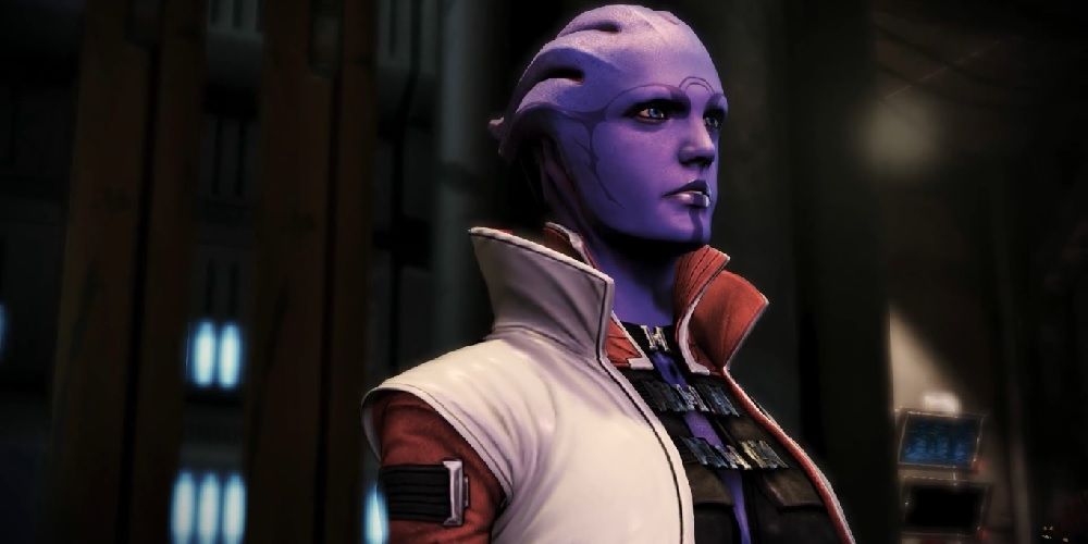 Aria T'Loak standing still in Mass Effect 3.