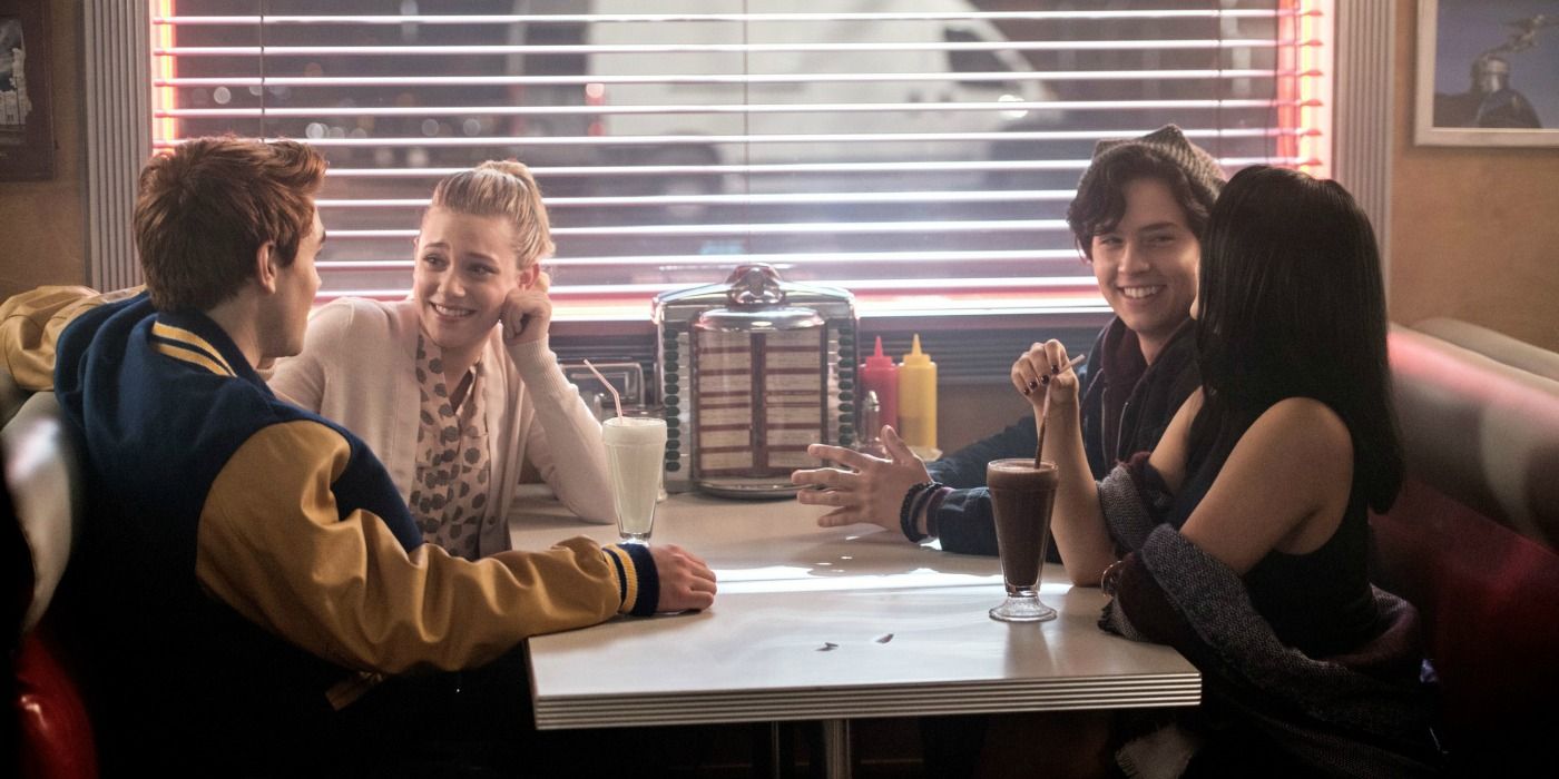 Archie and friends at Pop's Diner in Riverdale