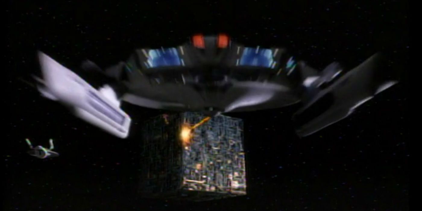 Saratoga fighting Borg Cube Star Trek Deep Space Nine