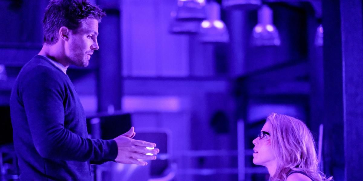 Stephen Amell and Emily Bett Rickards in Arrow Season 5