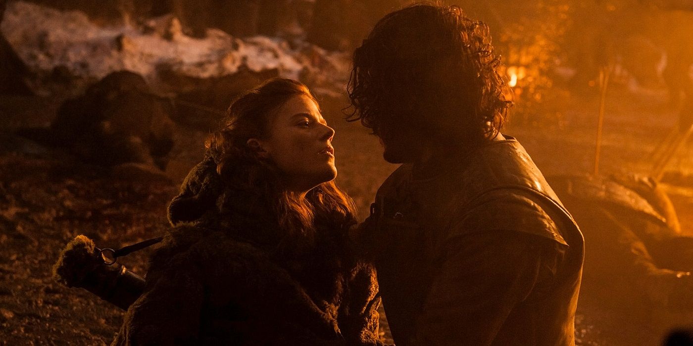 Jon Snow and Ygritte during a battle in GOT