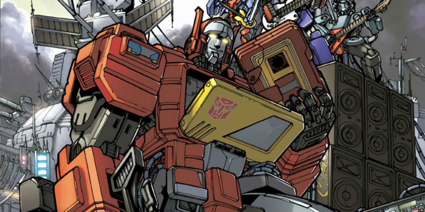 The robot Blaster smiling in The Transformers