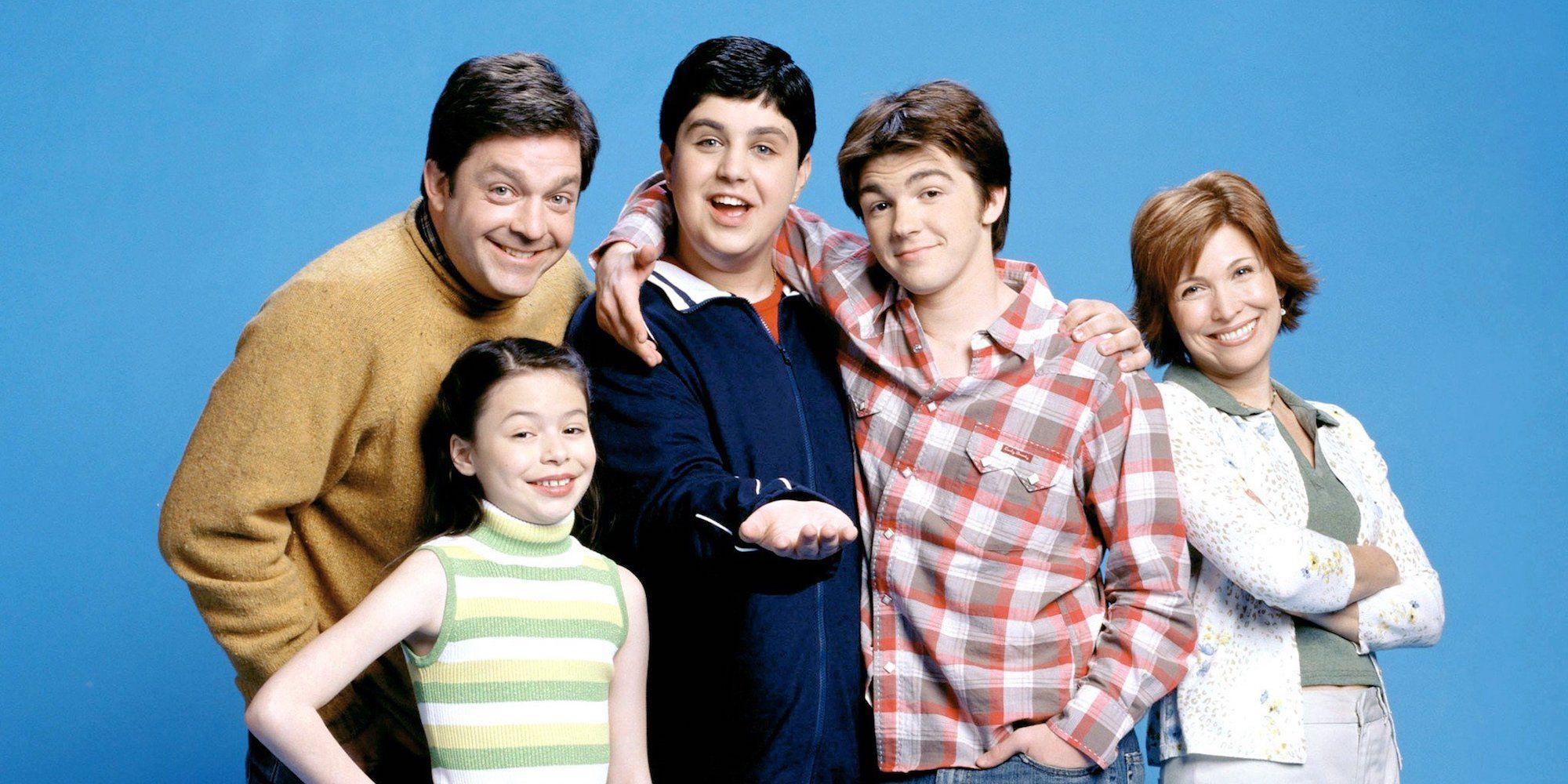 Main cast of Drake and Josh posing for a promotional photo
