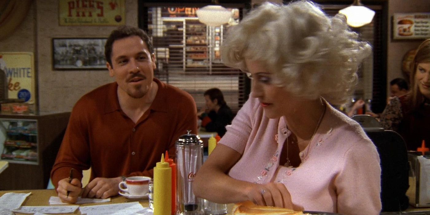 Jon Favreau as Pete hits on Courtney Cox as Monica in Friends