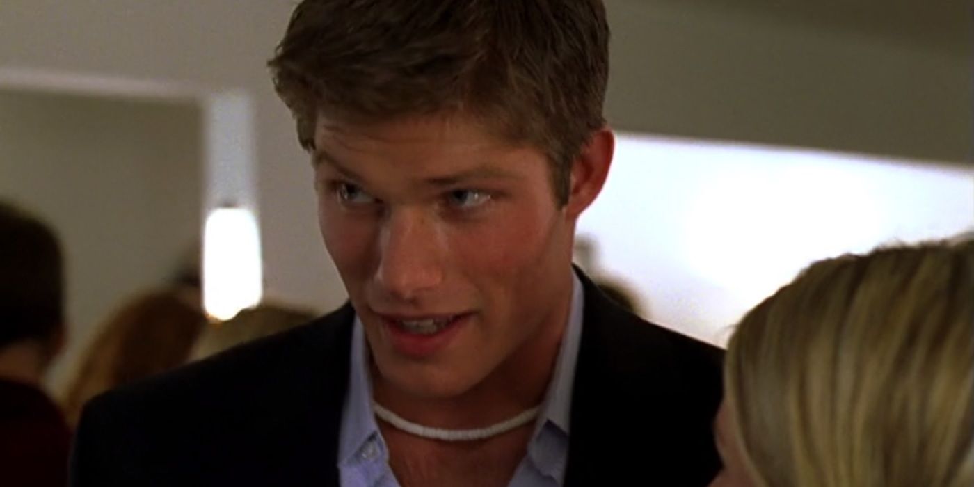 Chris Carmack as Luke looking amused in The O.C.