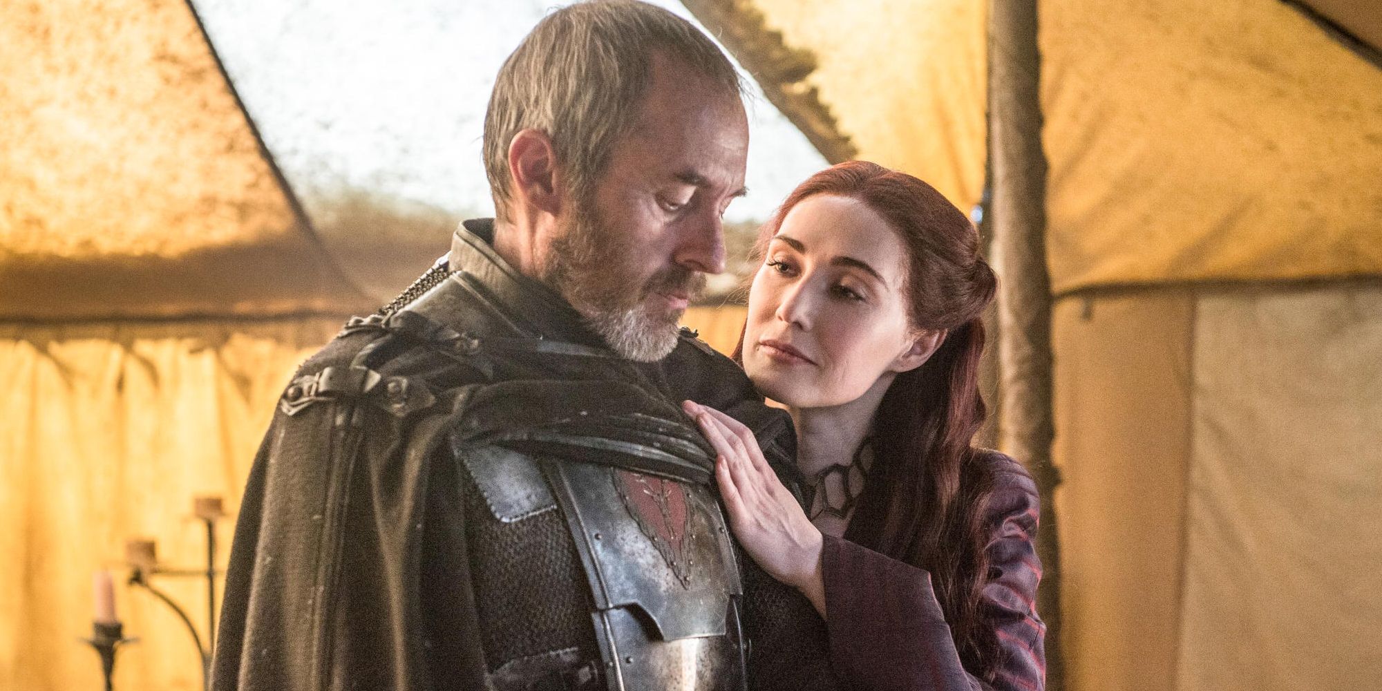 Melisandre talking to Stannis Game of Thrones
