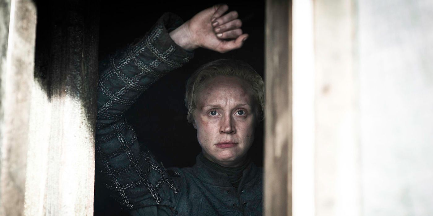Game of Thrones Brienne of Tarth Gwendoline Christie in doorway