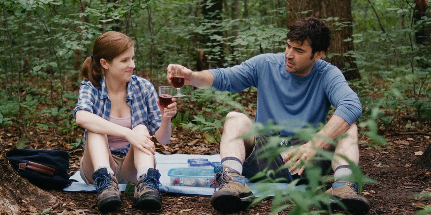 Jill and Chris having a picnic outside in Drinking Buddies