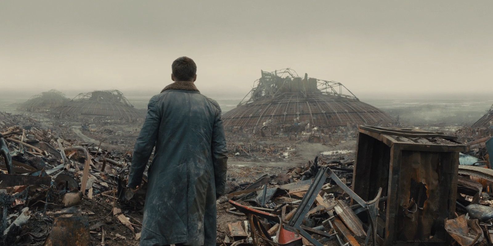 Ryan Gosling Finds a Spaceship Sweatshop in Blade Runner 2049 Clip