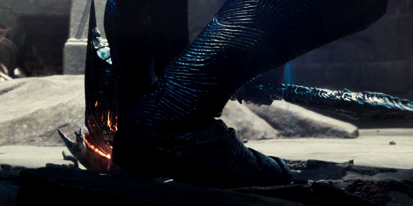 Justice League Trailer Steppenwolf Landing