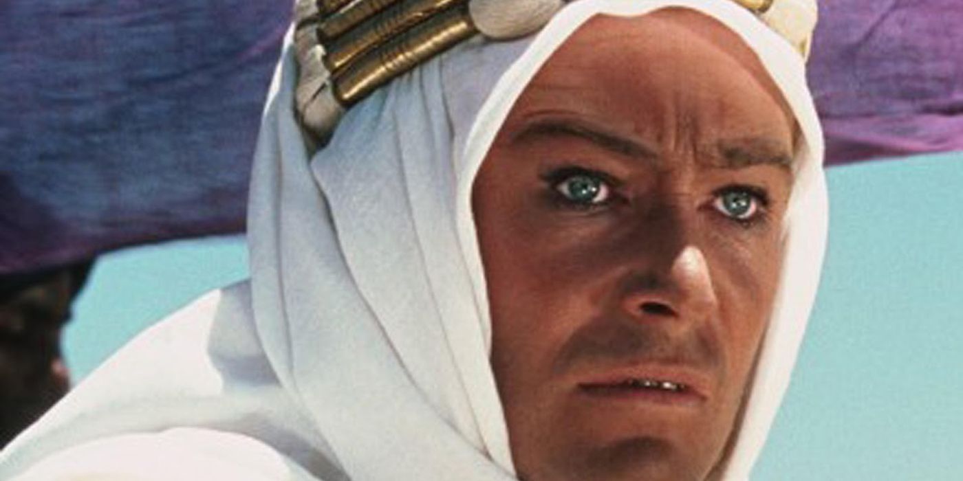 Lawrence looking at something close-up in Lawrence of Arabia