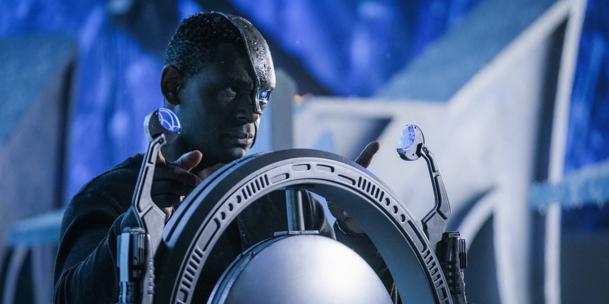 Supergirl Actor: Cyborg Superman is 'Boring'