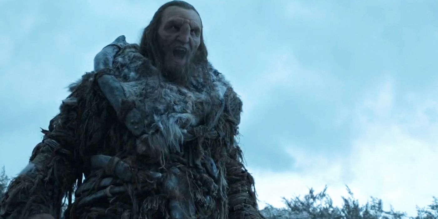 Wun Wun the Giant standign on the battlefield in Game of Thrones