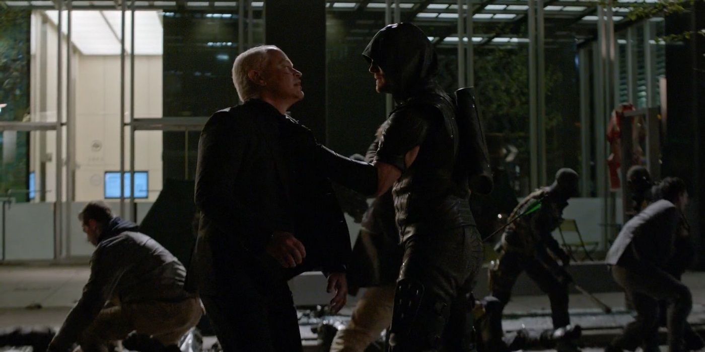 Damien Darhk and Oliver fight in Arrow