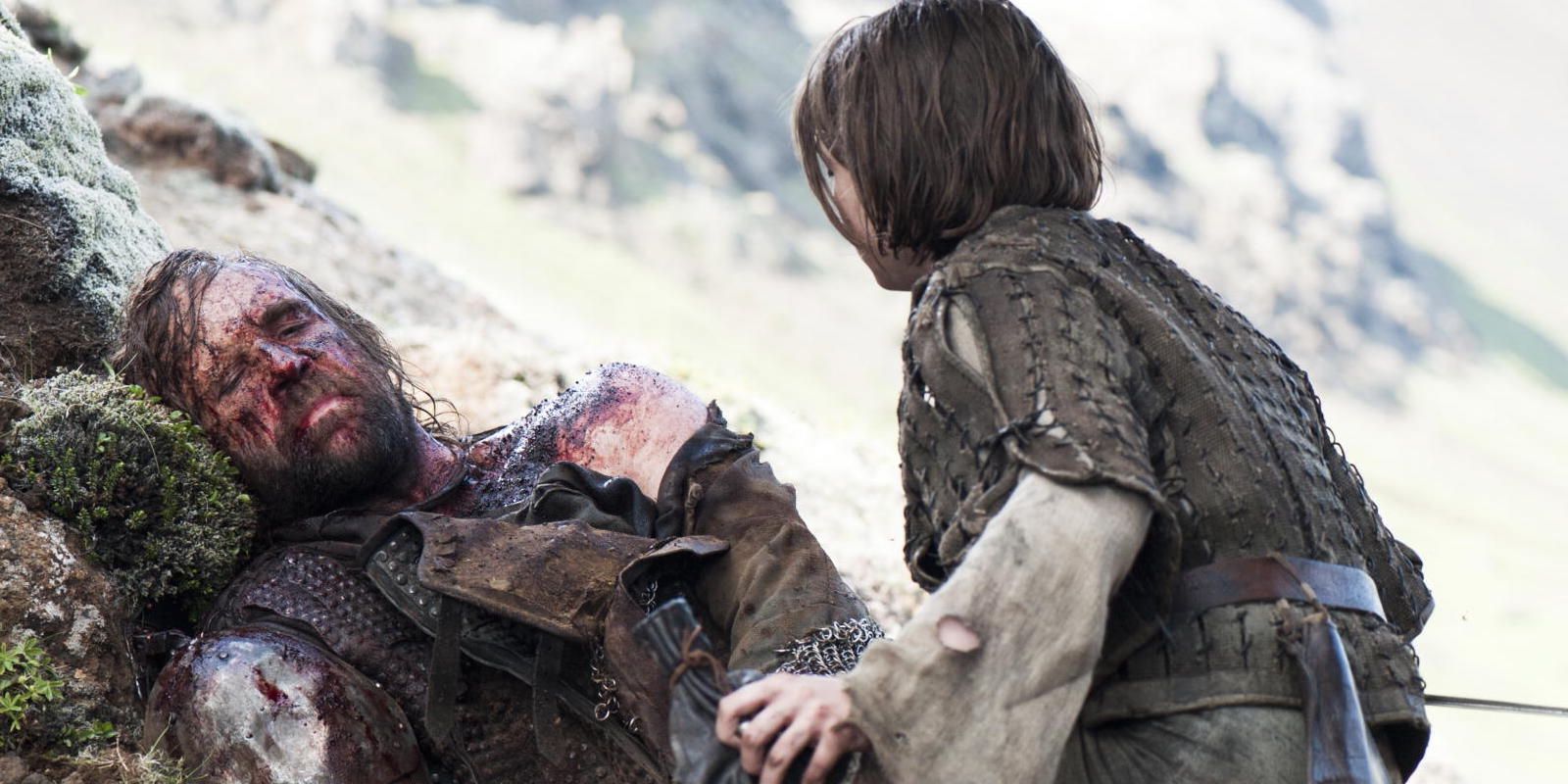 Arya leaves the Hound for dead